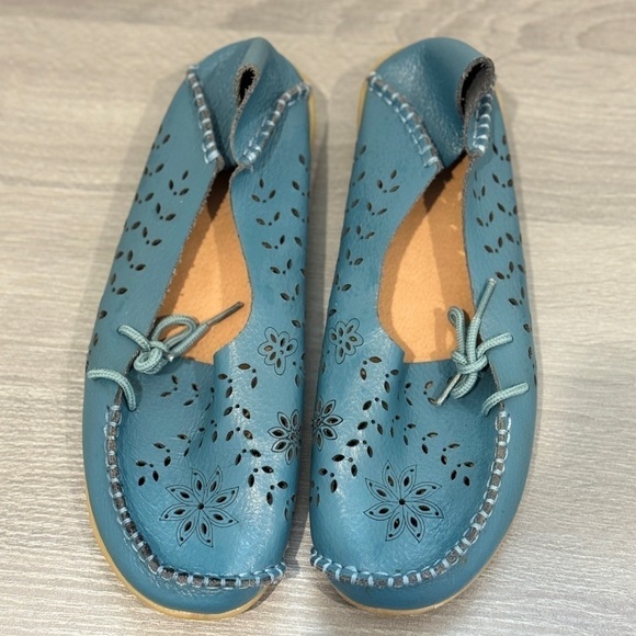 Walking Blue Women’s Stitched Leather Knobbing Sole Slip Ons Size 39 - Picture 3 of 8